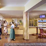 Готель Grand Zell Am 4*