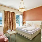 Grand Zell Am Ξενοδοχείο 4*