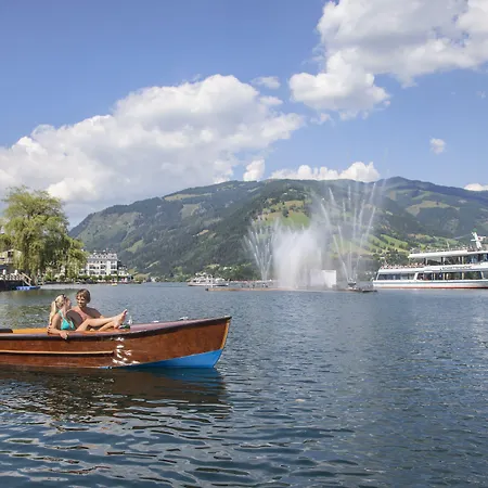 Grand Zell Am מלון