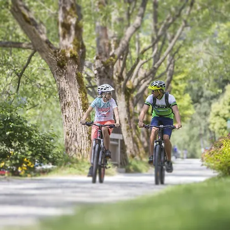 호텔 그랜드 첼 암 제 4*